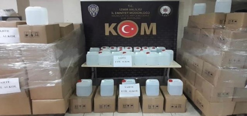 İzmir'de 8 ton etil alkol ele geçirildi