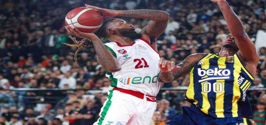 Karşıyaka, Anadolu Efes deplasmanında