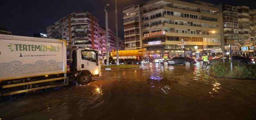 İzmir'de hayat felç oldu...