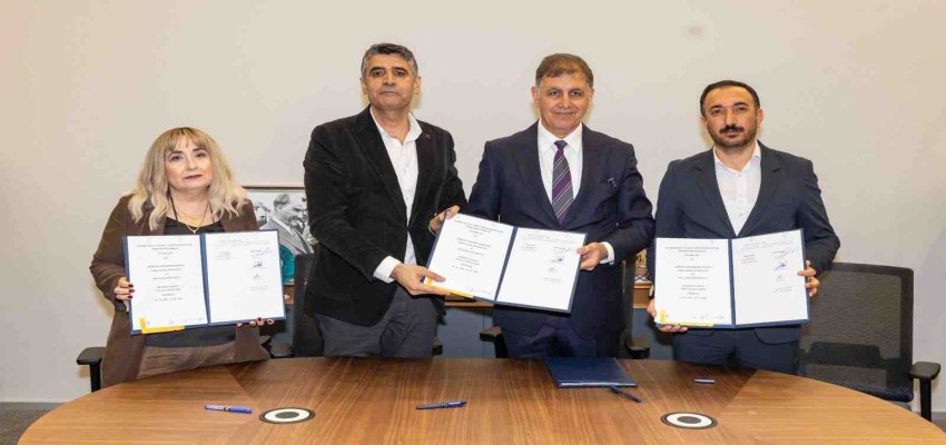 Başkan Tugay: Hep beraber İzmir’e hizmet etmenin onurunu yaşıyoruz