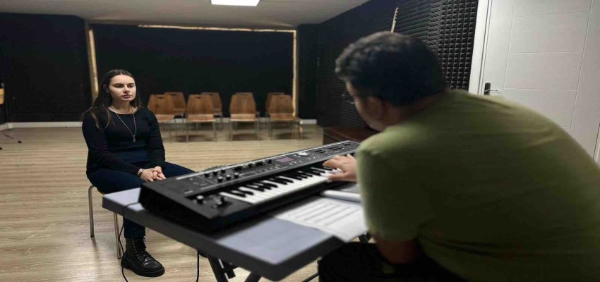 İzmir Büyükşehir Belediyesi gençlerin sanat yolculuğunu destekliyor