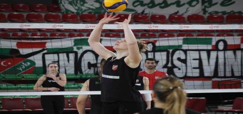 Endo Karşıyaka son kez taraftarı önünde