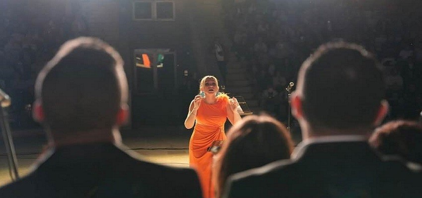 Karşıyaka Sanat Derneği Popüler Müzik Korosu iddialı...