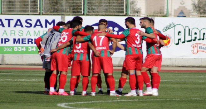 Karşıyaka yenilmiyor...