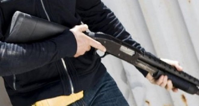 Dükkanı arsa ile takas etmeyen babasını öldürdü