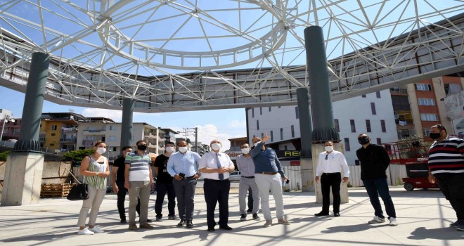 Karabağlar Belediyesi çok amaçlı tesisin yapımını hızla tamamlıyor