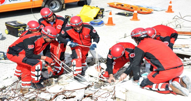 Çiğli’de Mahalle Arama ve Kurtarma Ekipleri kuruluyor
