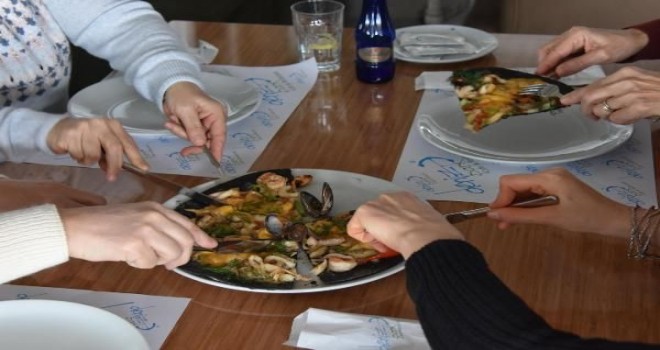 Siyah pizzayı görenler şaşırıyor