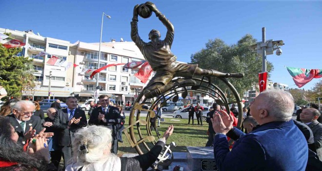 KSK'nin efsanelerinden Malik Yaylım Karşıyaka'da ölümsüzleşti