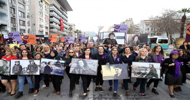 Karşıyaka Çarşı’da ''Mor'' yürüyüş