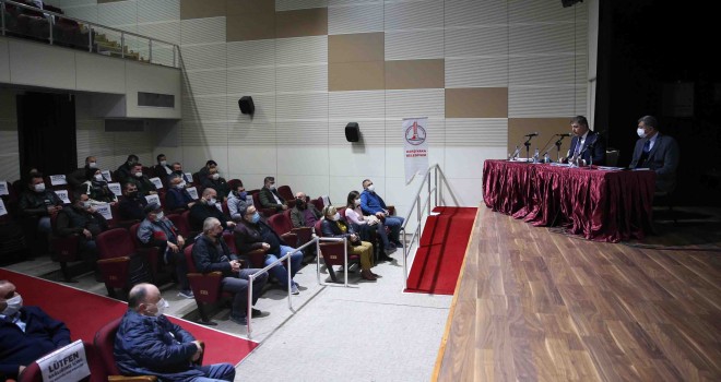 Başkan Tugay Banka Sokağı esnafı ile bir araya geldi