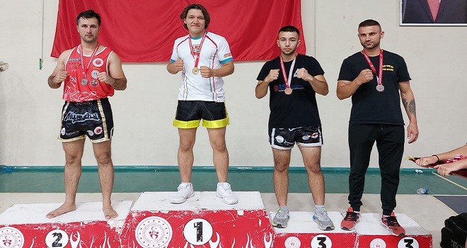 Bostanlısporlu Barış büyük erkeklerde şampiyon