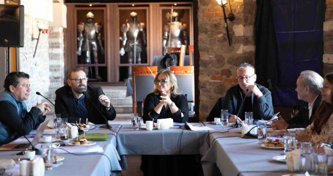 İzmir Şehir Tiyatroları Danışma Kurulu toplandı