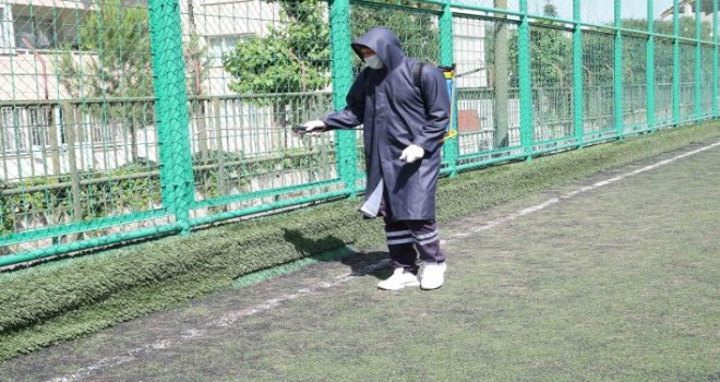Bayraklı'da amatör spor kulüplerinin tesisleri dezenfekte edildi