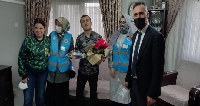 Karşıyaka Müftülüğü engelli vatandaşları ziyaret etti
