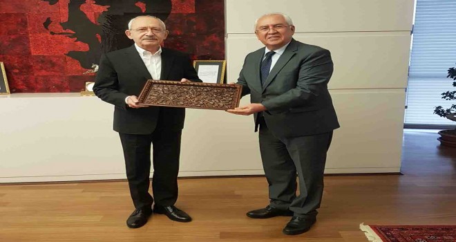 Başkan Selvitopu CHP Genel Başkanı Kılıçdaroğlu'nu ziyaret etti