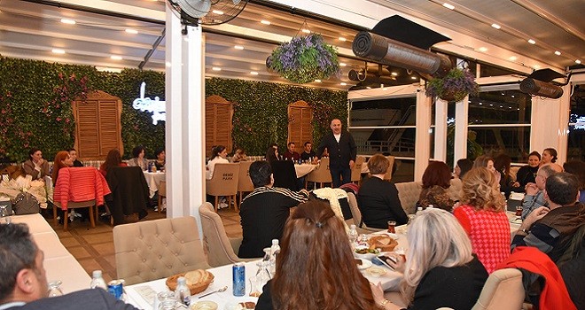 İslamoğlu'nu Bornova'ya mesai arkadaşları uğurladı