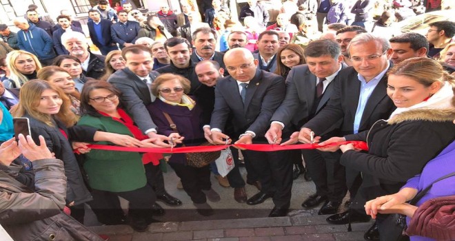 Cemil Tugay, Cumhuriyet ve İnönü mahallelerinde seçim ofisi açtı