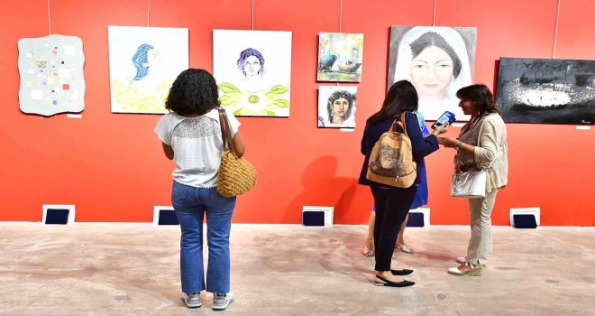 ''İzmir’in Renkleri ve Sesleri'' sergisi kapılarını açtı