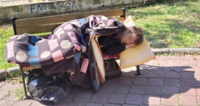 Evsiz genç  Karşıyaka Güçsüzler Yurdu'na yerleştirildi