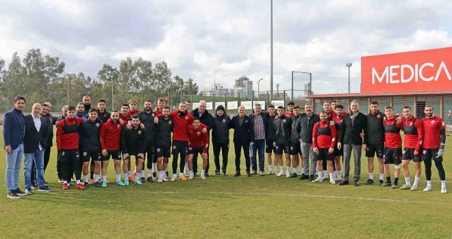 KSK'ye yönetimden moral...