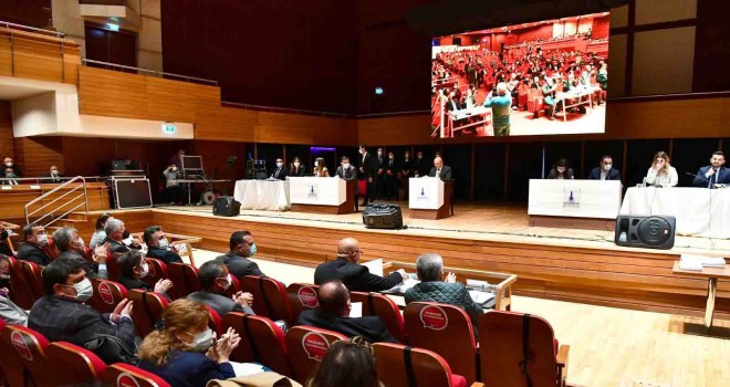 İzmir Büyükşehir Belediye Meclisi’nde yeni görev dağılımı