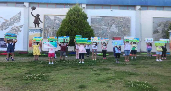 Gaziemirli çocuklar “Zafer”in resmini çizecekler