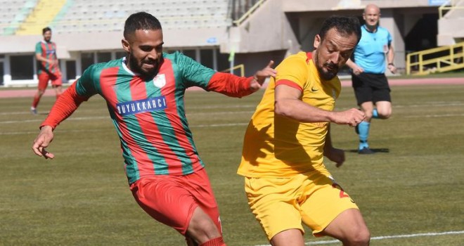 Karşıyaka 1 puanı 90'da kurtardı