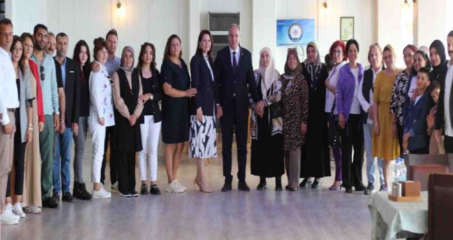 İzmir'de şehit eşlerine anlamlı kahvaltı program