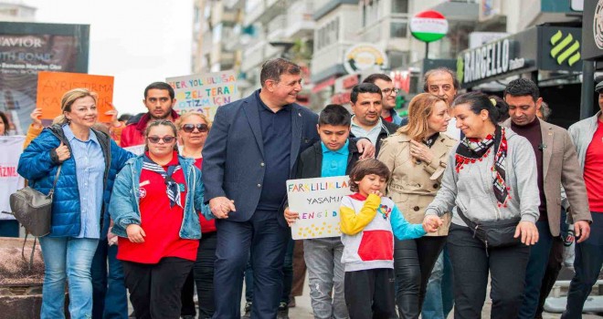 2. İzmir Otizm Yürüyüşü düzenlendi