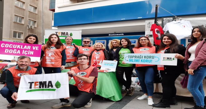 Genç Temalar'dan Karşıyaka'da çarpıcı mesajlar