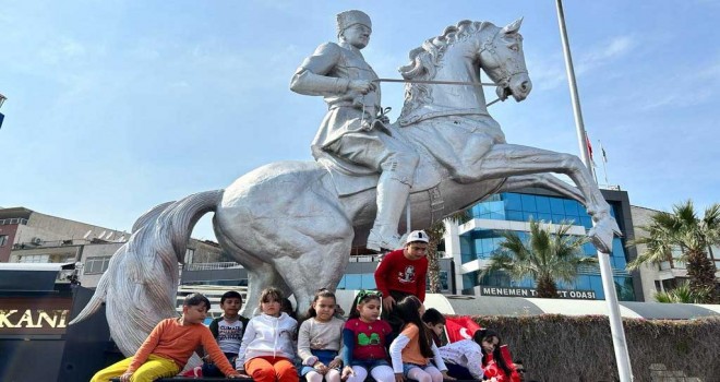 İzmir Büyükşehir Belediyesi 23 Nisan’ı çocuk şenlikleriyle kutluyor