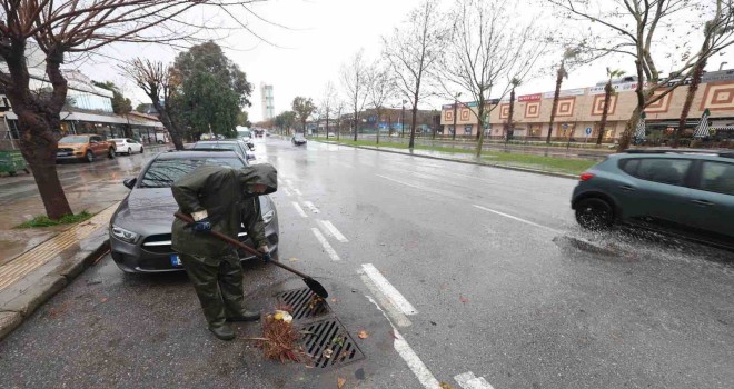 İzmir’de yağış alarmı sürüyor