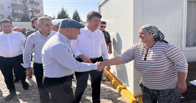 Başkan Soyer Adıyaman'da konteyner kentleri ziyaret etti