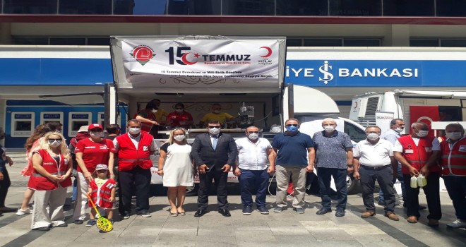 Türk Kızılay Karşıyaka, şehitler için lokma döktürdü