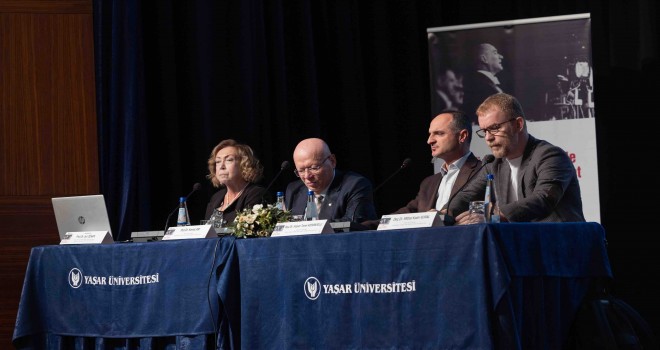 ''Atatürk’ün Fikirleriyle Aydınlanan Cumhuriyet'' konuşuldu