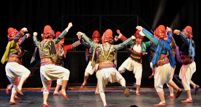 Efeler AKM'yi inletti...