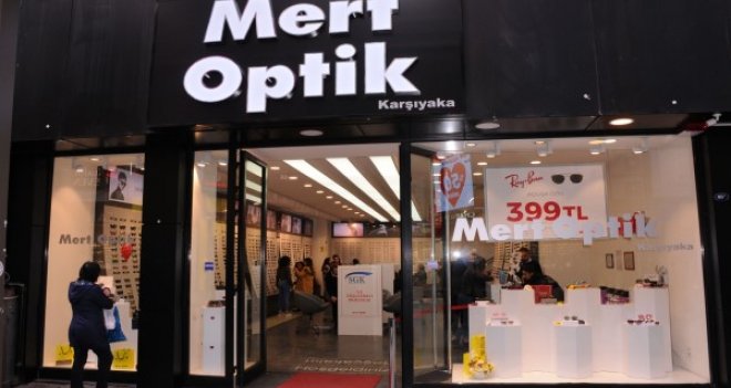 Ege'nin en büyük optik mağazası Karşıyaka'da açıldı