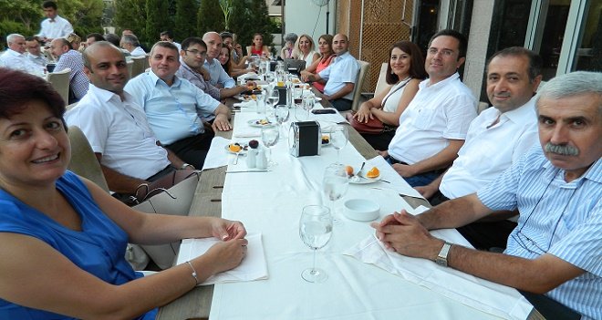 Emekliye ayrılan Didem Yardımcı'ya veda yemeği