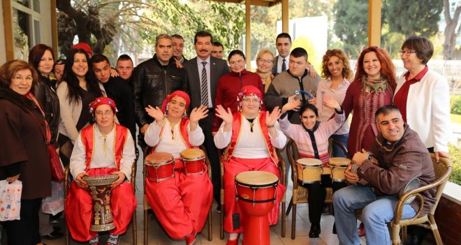 Engelli çocuklara İzmir Orman Bölge Müdürlüğü'nden destek