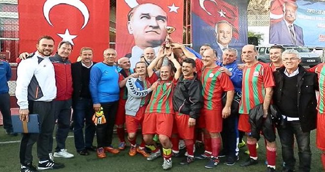 Erhan Önal Kupası'nı Karşıyaka Karması kazandı