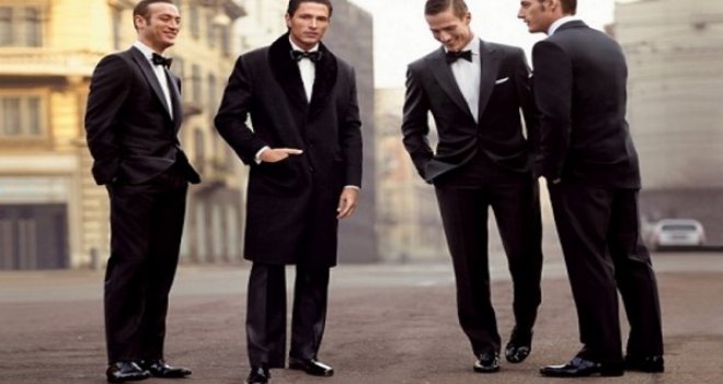 Erkeklerde smokin şıklığı