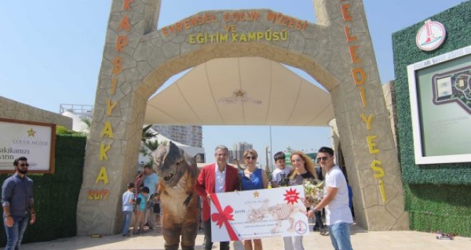 Evrensel Çocuk Müzesi’nin 200 bininci ziyaretçisine hediye...
