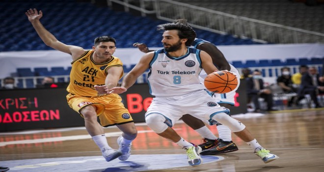 Pınar Karşıyaka'dan ilk transfer