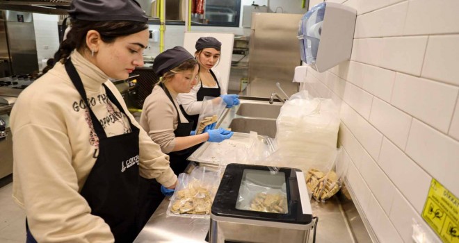 Cordelion Mutfak Sanatları Merkezi afetzedeler için 24 saat üretimde