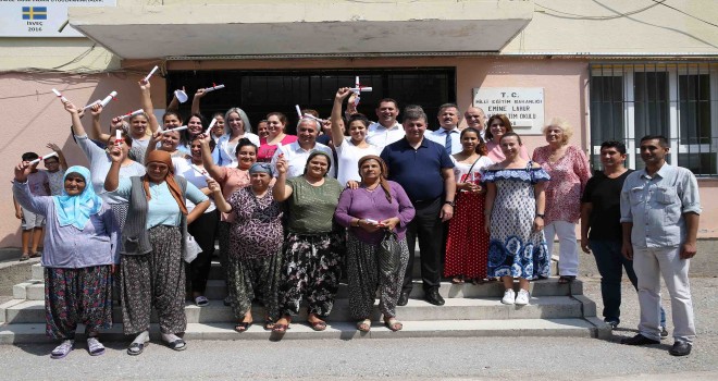 Karşıyaka'da Roman kadınlar meslek sahibi oldu