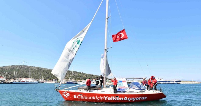 Başkan Gümrükçü ''Gelecek için Yelken Açıyoruz'' ekibi ile Çeşme’ye vardı