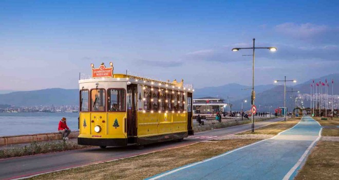 ​Nostaljik tramvay Çiğdem yeni yıl için süslendi