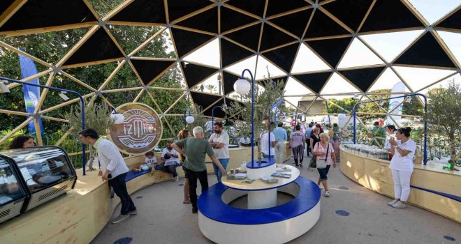 İzmirli markası, ziyaretçilerden yoğun ilgi gördü