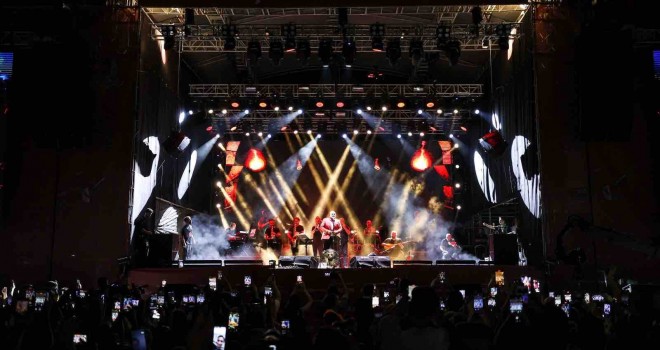 İzmir Fuarı’nda unutulmaz gece